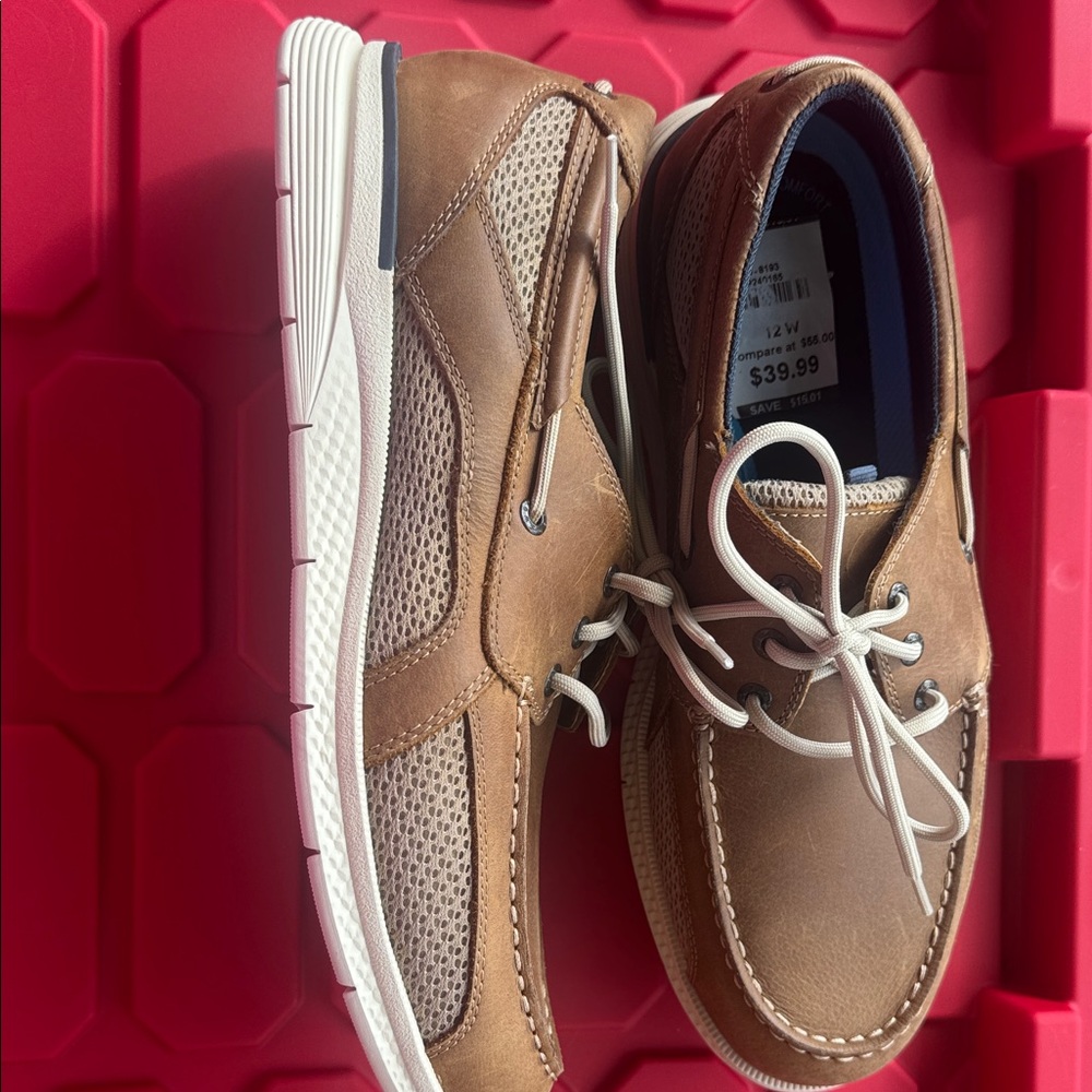 Dockers Men's Tan Leather Boat Shoes - Picture 3 of 4